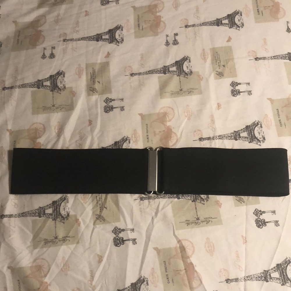 Black stretch belt with silver buckle